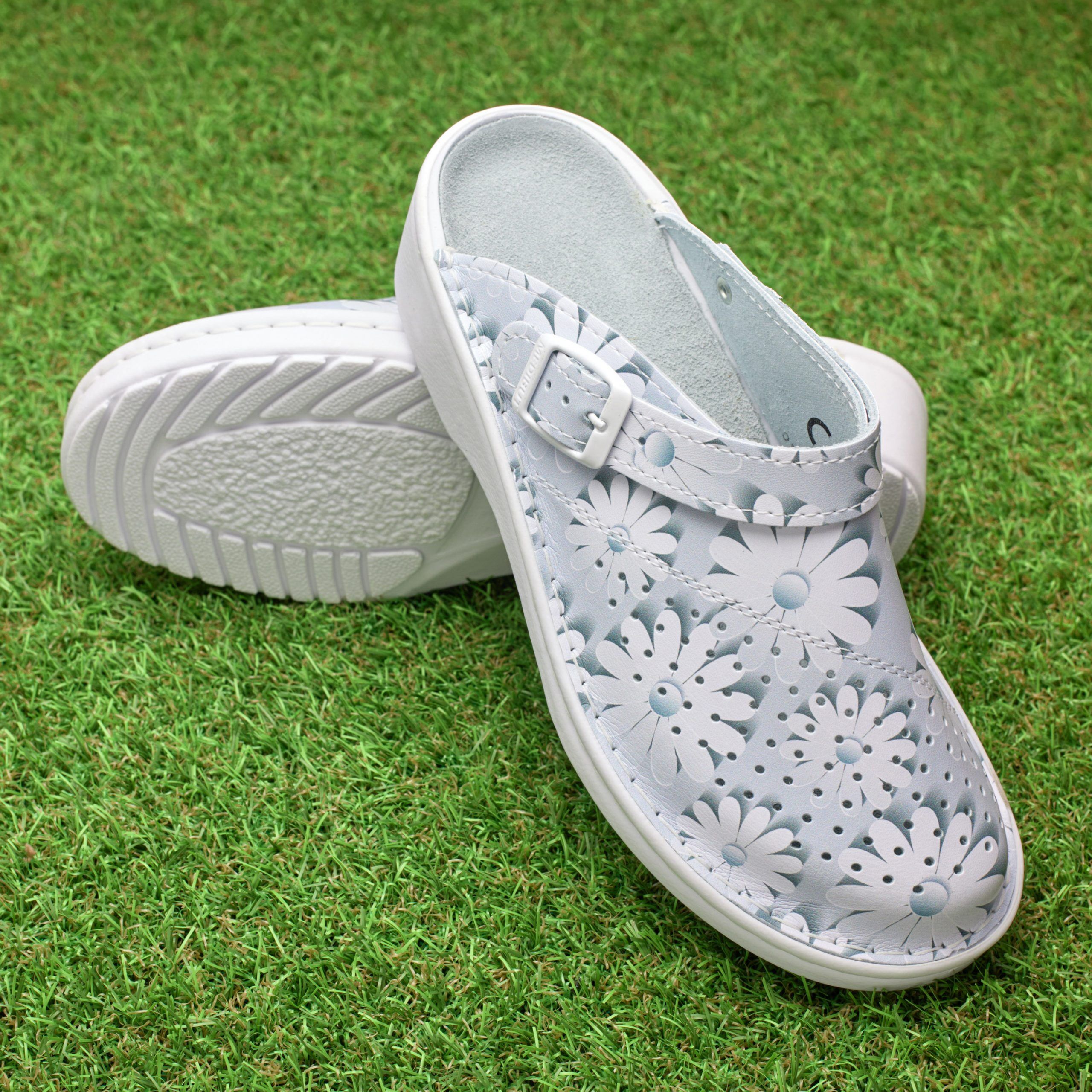 Saboti medicali piele dama cu imprimeu floral