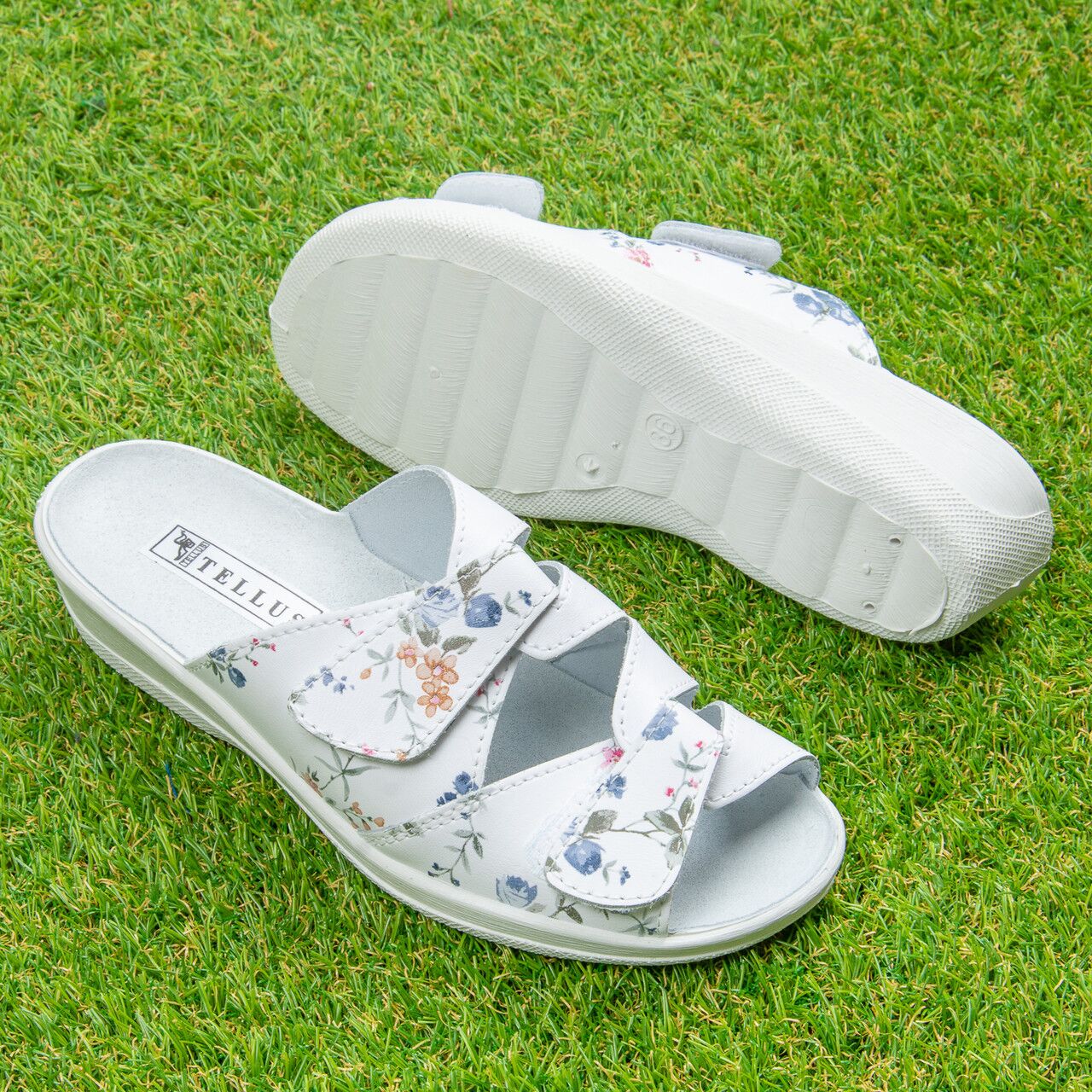 1813495049_zhenskie-kozhanye-sabo Saboti deschiși din piele “Tellus” 51-07/07 Alb cu flori - imagine 1