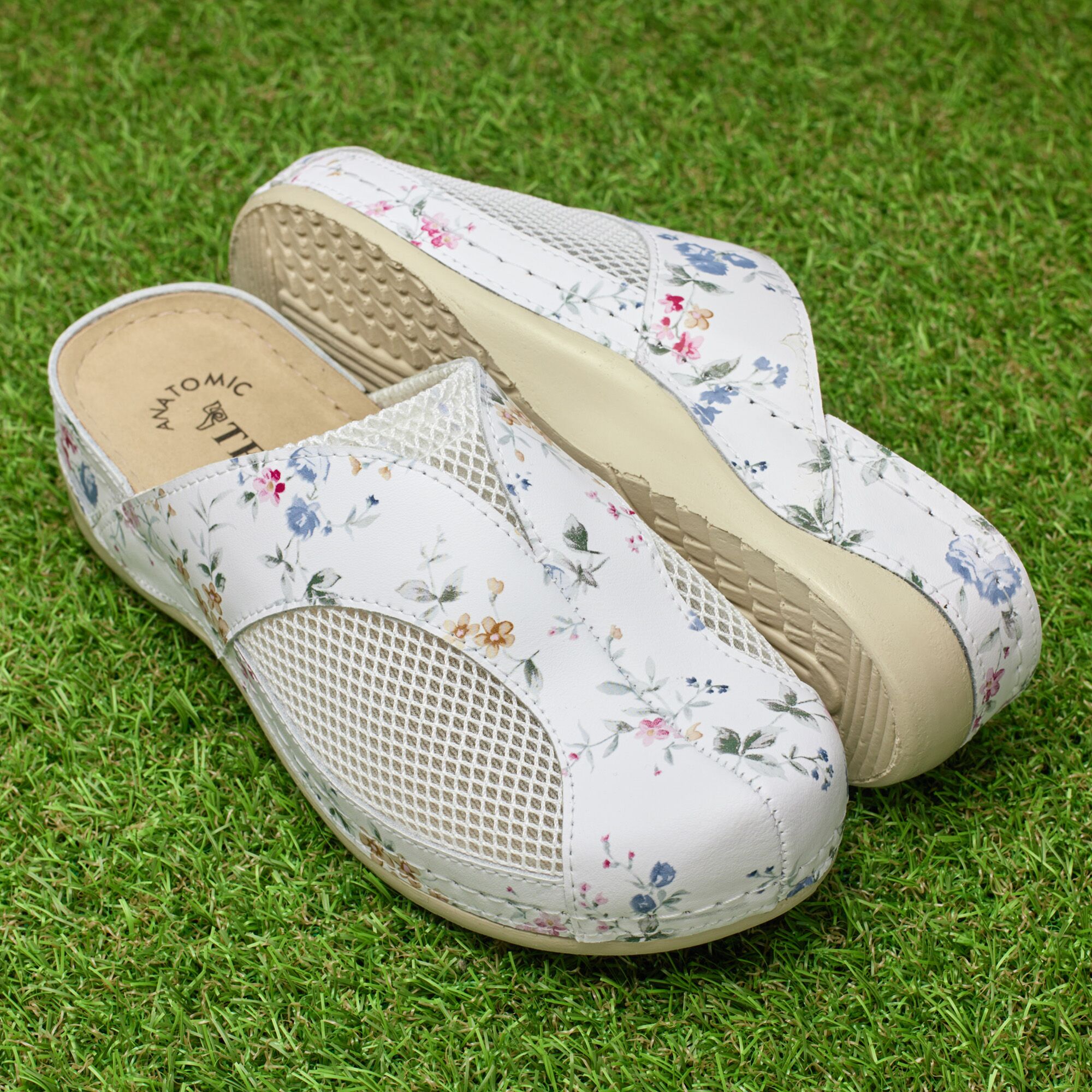 Saboti medicali piele dama "Tellus" 25-062, Alb cu flori - imagine 1